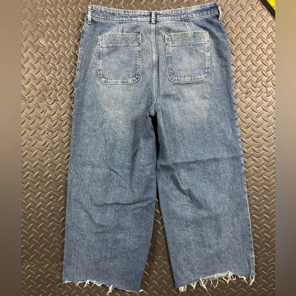 Super High Rise Wide Leg Jeans Raw Hem Cropped Size 16